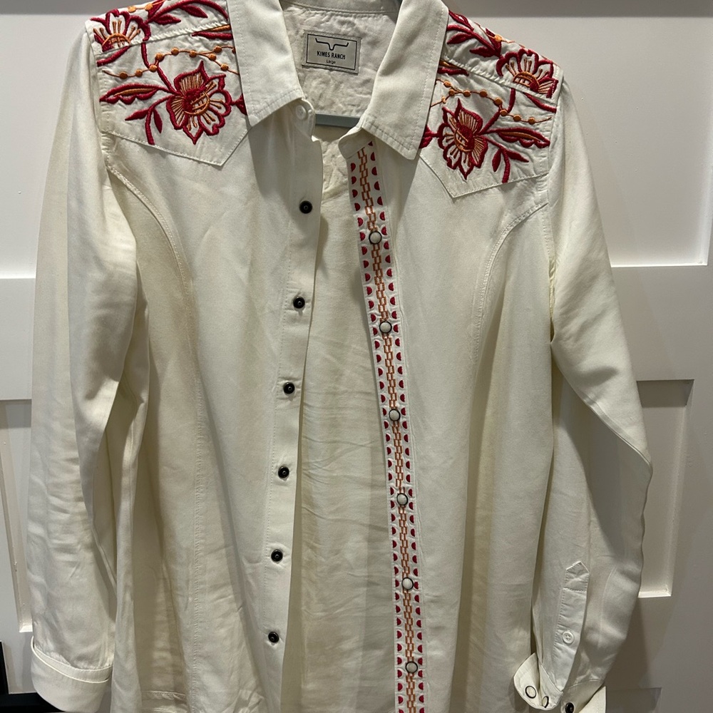 Beautiful Kimes Ranch Embroidered Cream Shirt